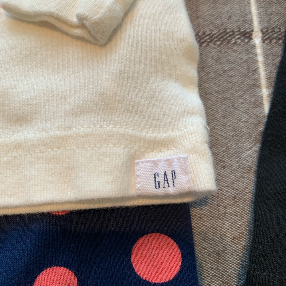 Three pairs of baby GAP pj sets. VGUC 🐭 🦙 🐱 - Picture 4 of 4